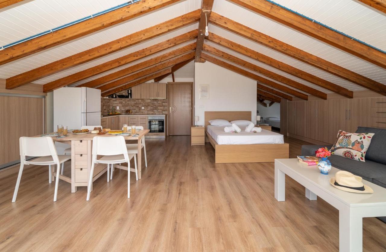 Donatos Apartment Finikounta Bagian luar foto