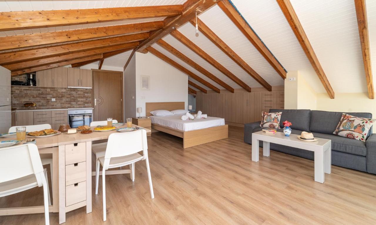 Donatos Apartment Finikounta Bagian luar foto