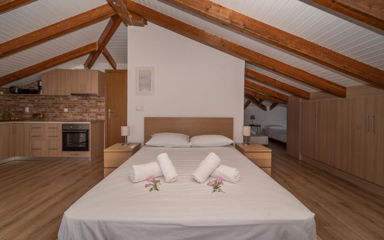 Donatos Apartment Finikounta Bagian luar foto